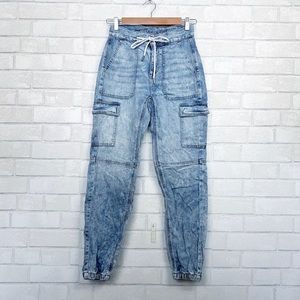 American Eagle Cargo Light wash Jeans